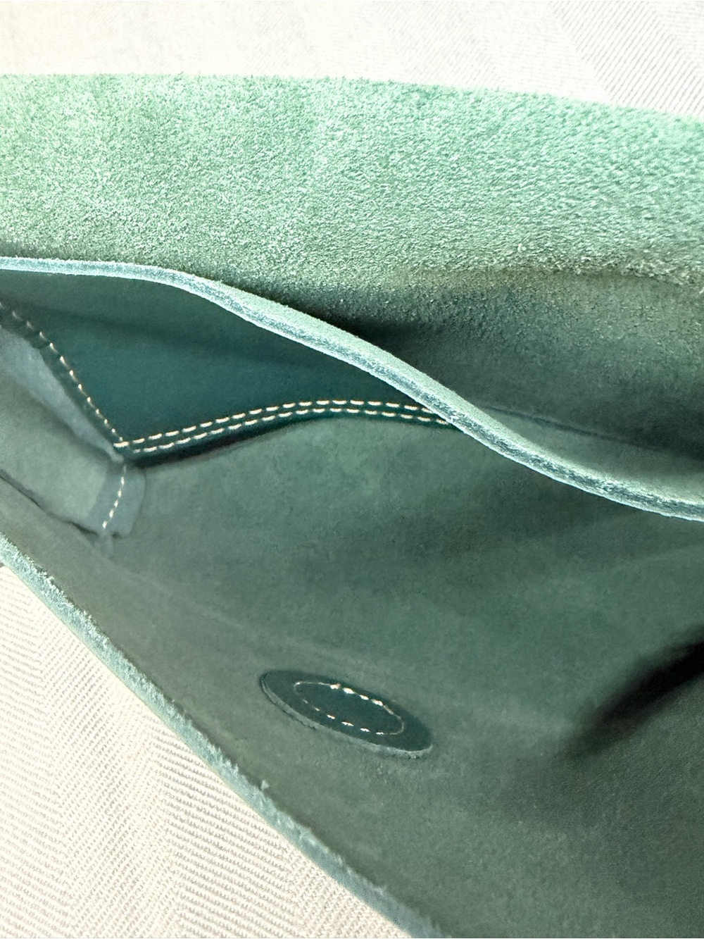 Portland leather Metro, mini Crossbody sea glass, green leather magnetic closure - Picture 10 of 12